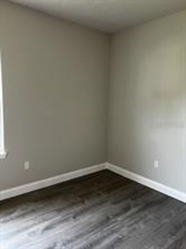 Building Photo - 18 Bunker View Dr