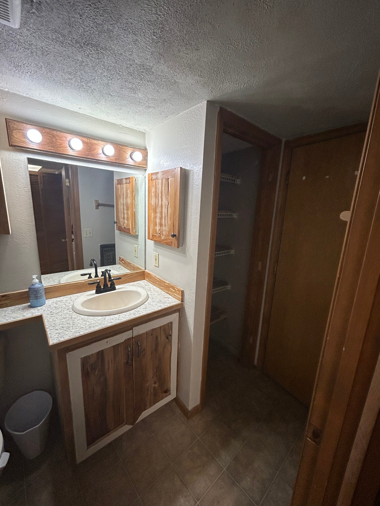 Building Photo - 164-311 Hanging Rock Villas