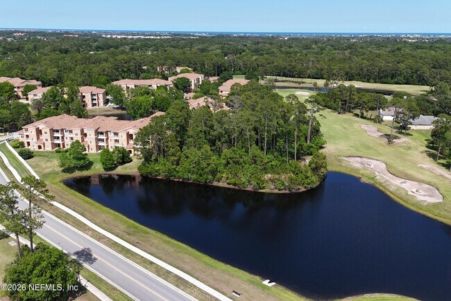 Building Photo - 610 Fairway Dr