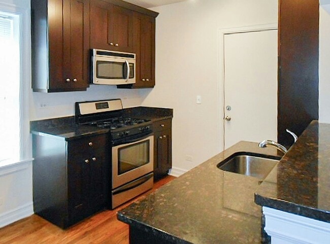 Primary Photo - 3812 N Sheffield Ave