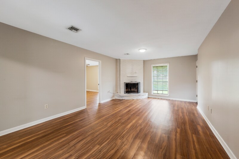 Building Photo - 130 Huggins Rd