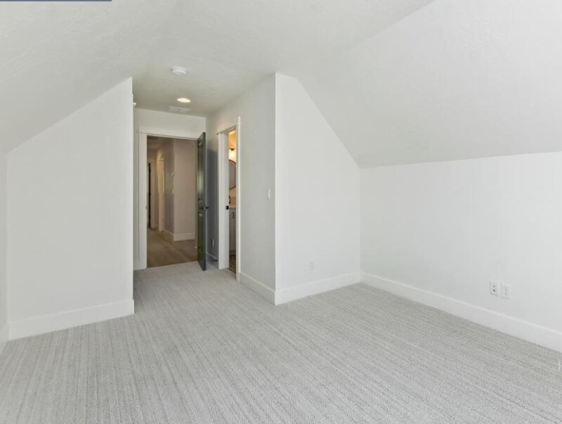 Building Photo - 1006 N 31st St