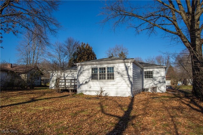 Building Photo - 3958 Fairlawn Heights Dr SE