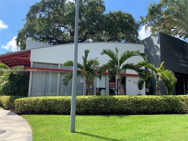 Building Photo - 650 NE 64th St