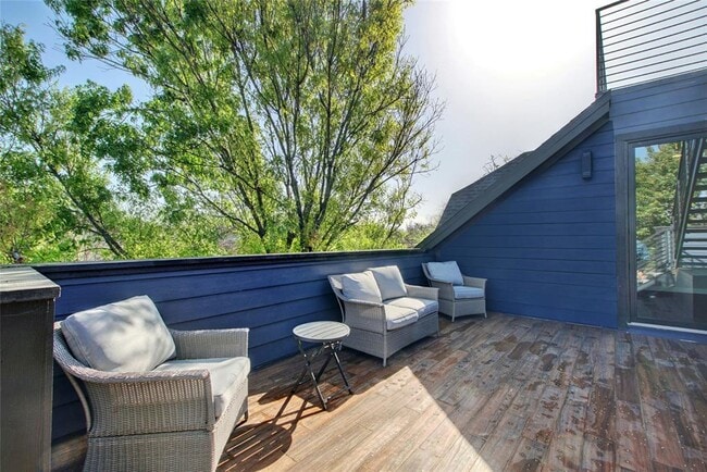 Building Photo - 4412 Caswell Ave
