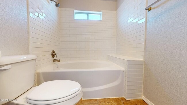 Building Photo - 7580 Plaza Taurina Dr