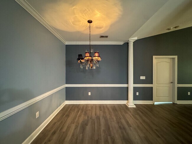 Building Photo - Beautiful 3 Bed 2 Bath Condo with Communit...