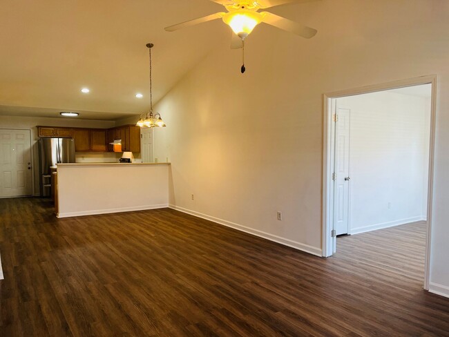 Building Photo - Wow! Check out this charming 3 bedroom 2 b...