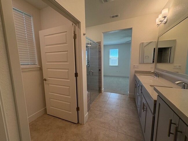 Building Photo - 55+ Rental Home in Heritage