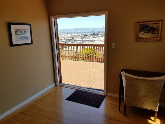 Building Photo - 295 Oxford St