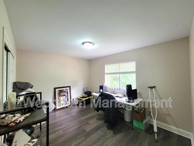 Building Photo - 306 Golden Valley Dr