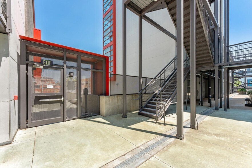 Building Photo - 1007 41st St