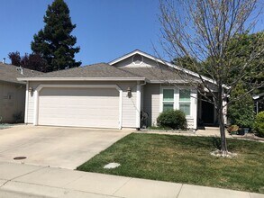 Building Photo - Fantastic East Davis 3 bedroom available for summer move in!