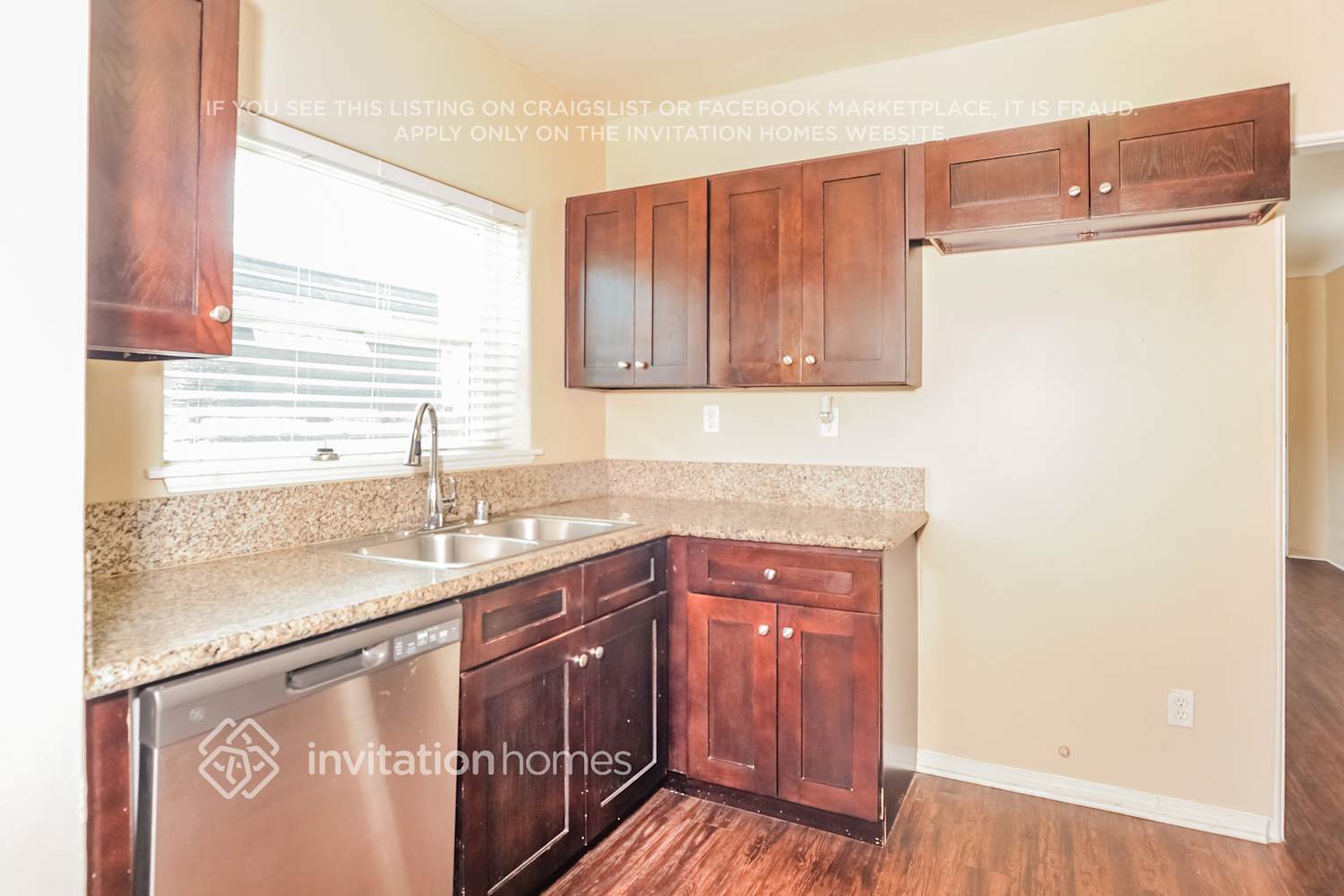 Building Photo - 243 E Louise St