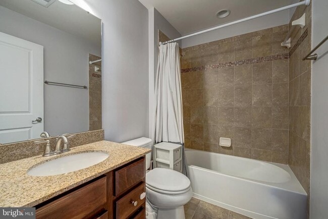 Building Photo - 25850 Clairmont Manor Square