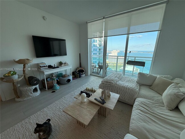 Building Photo - 951 Brickell Ave