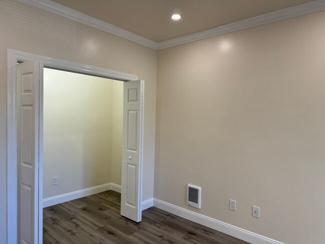 Building Photo - Newly Remodeled 3 Room Studio Apartment