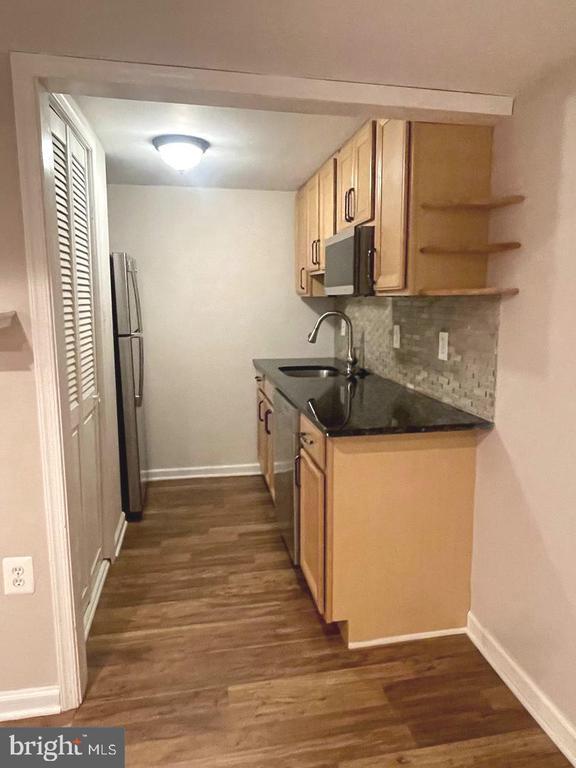 Building Photo - 6223 Rathlin Dr