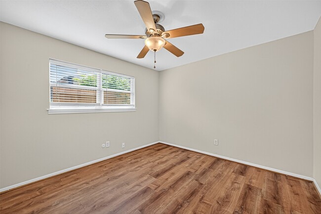 Building Photo - 10815 Shawnbrook Dr