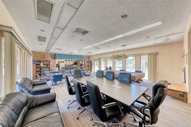 Building Photo - 205 E Harmon Ave