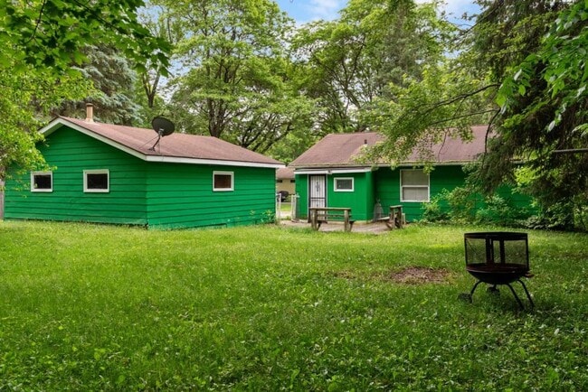 Building Photo - 1210 Blaine Dr