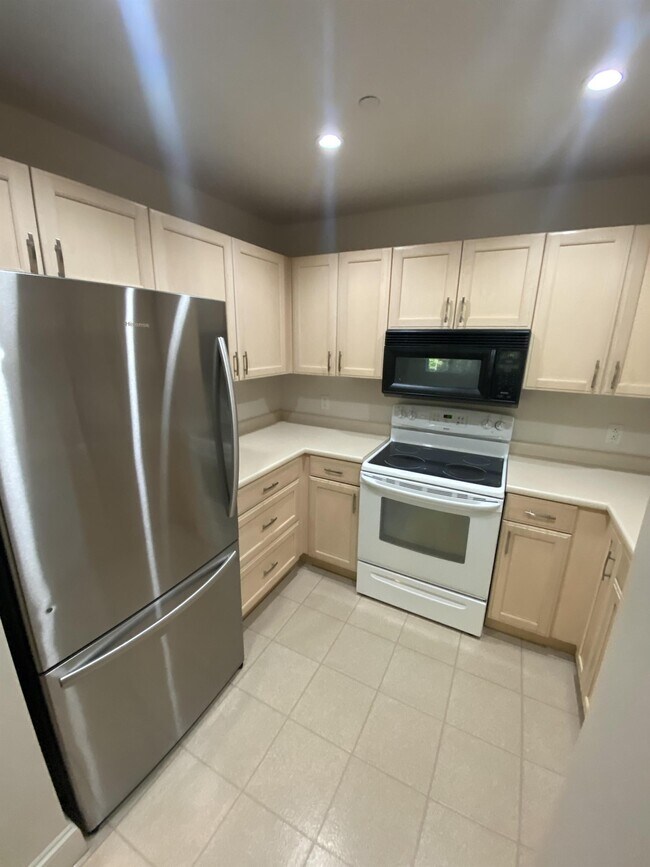 Building Photo - 49 Springbrook Dr