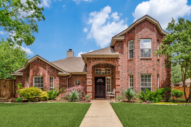 Primary Photo - 825 Clearlake Dr