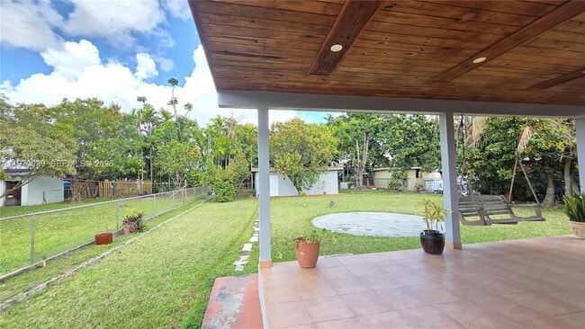 Building Photo - 3041 NW 16th St