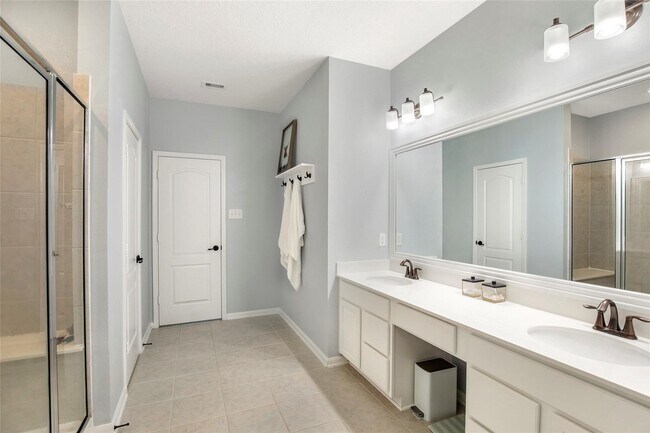 Building Photo - 20810 Oak Preserve Dr