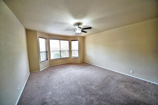 Building Photo - Gorgeous 5-Bedroom, 3.5-Bathroom Home Near...