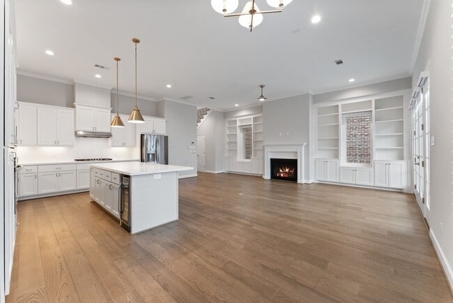 Building Photo - 114 Magnolia Green St