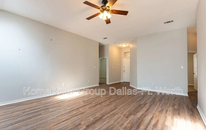 Building Photo - 8201 Clipper St