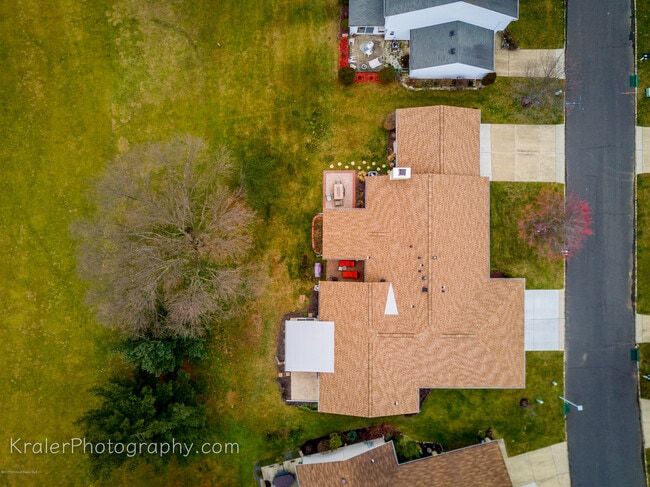 Building Photo - 434A Andover Dr