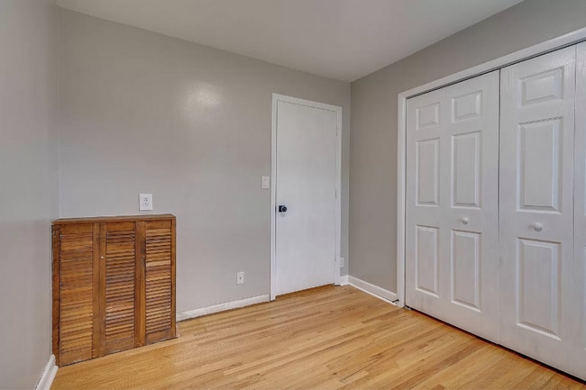 Building Photo - 3 bedroom home in Charlotte Park