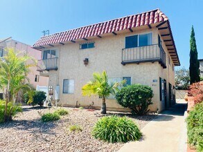 Building Photo - GREAT LOCATION! POINT LOMA 2BD/1.5BA TOWNH...