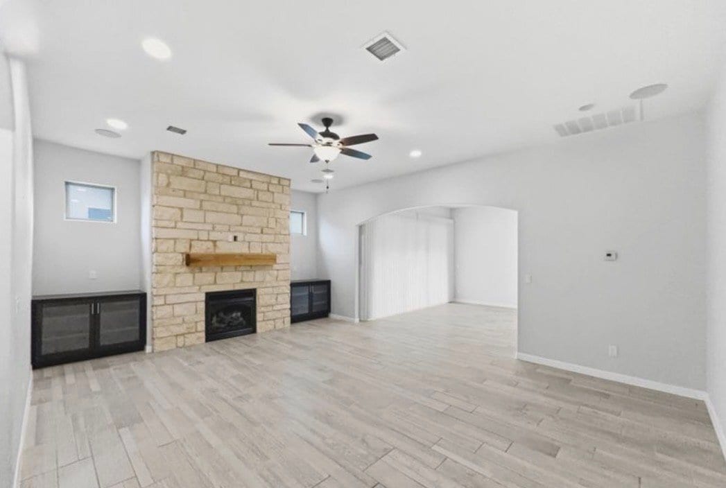 Building Photo - 2413 Tony Harper St