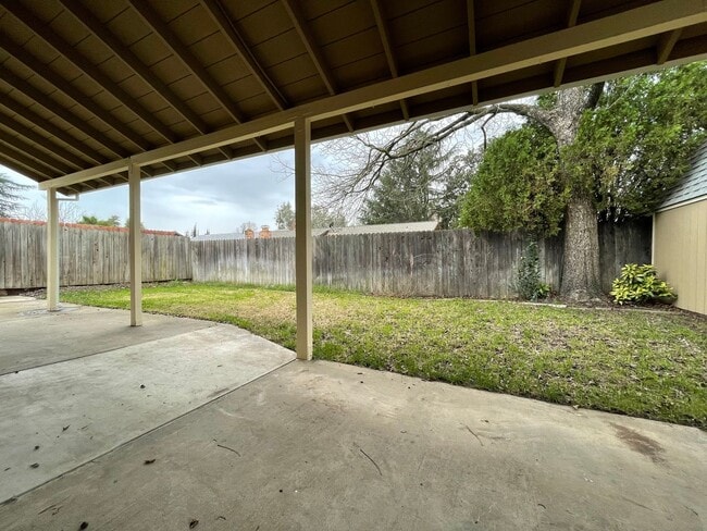 Building Photo - Spacious Citrus Heights Home with 3-Car Garage & Ample Storage