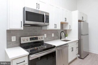 Building Photo - 211 St Paul St