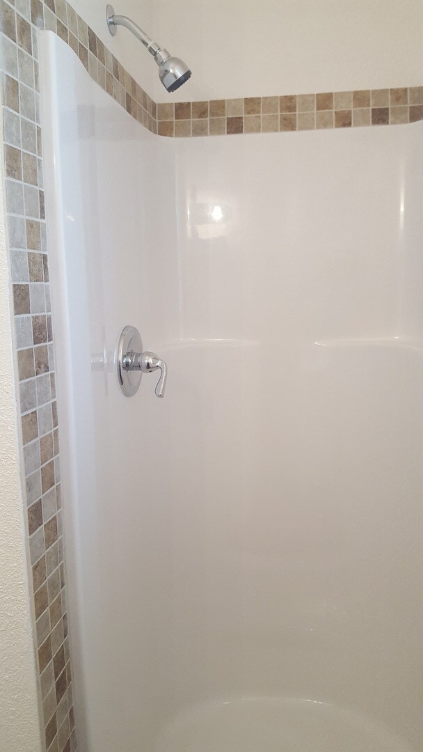 Building Photo - 908 E Main St