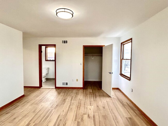 Building Photo - 1150 70th St