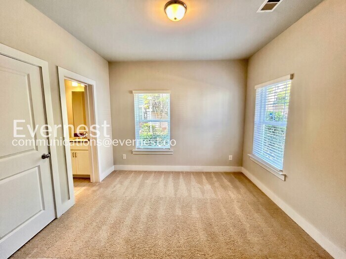 Building Photo - 3783 Oxford Cir