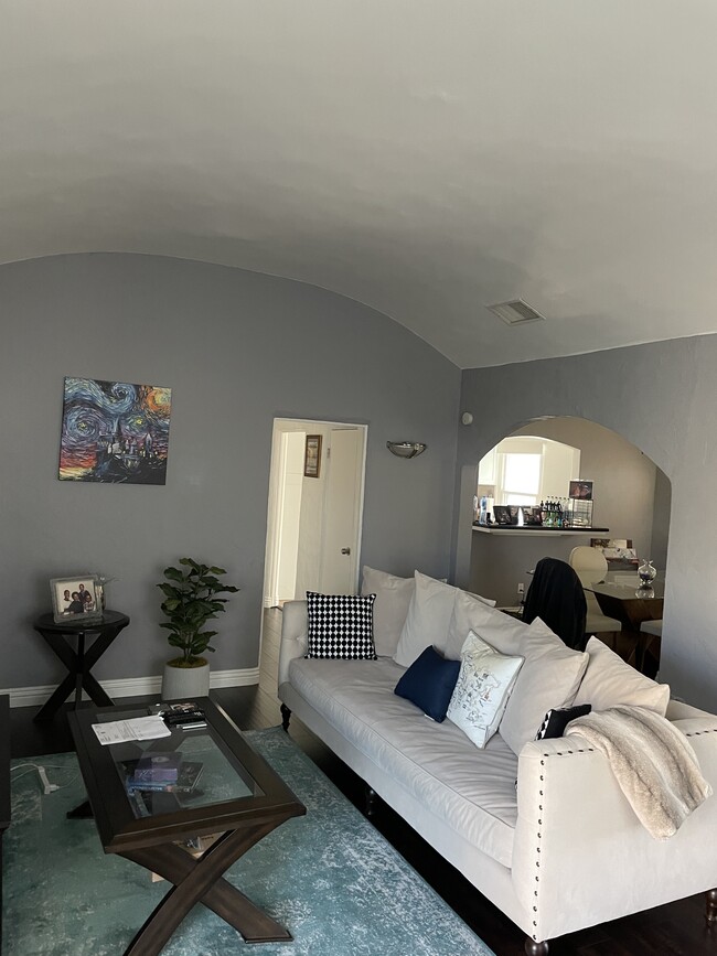 Building Photo - 2058 W 84th Pl