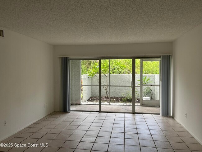 Building Photo - 987 Sonesta Ave NE