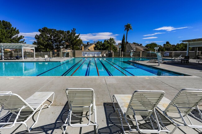 Building Photo - West Las Vegas Home With 1st Floor Primary...