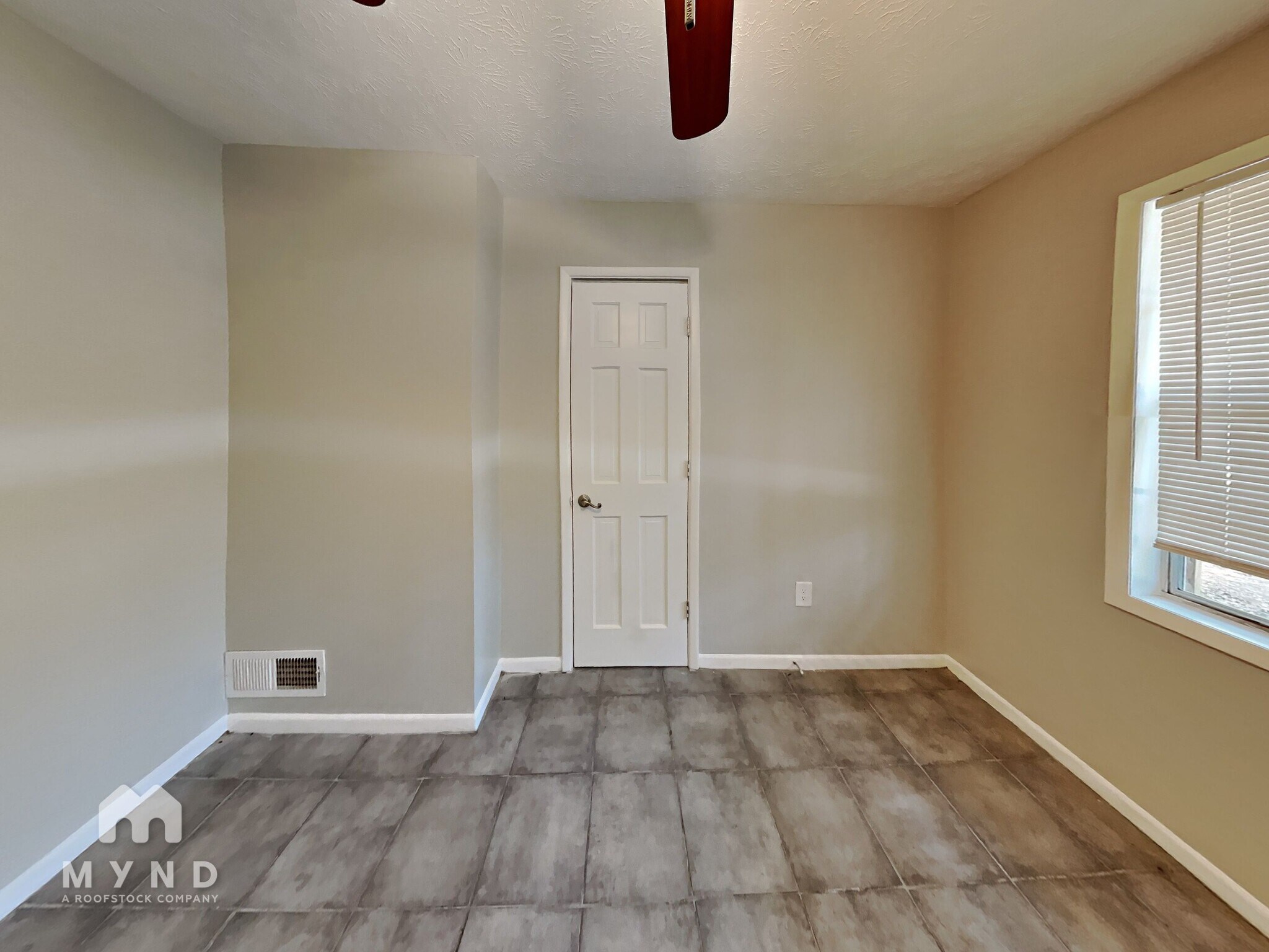 Building Photo - 5409 Pine Valley Dr