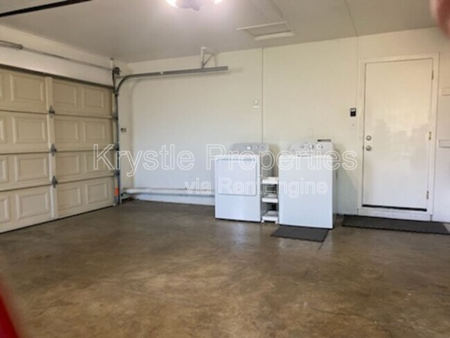 Building Photo - 1411 Mariposa St