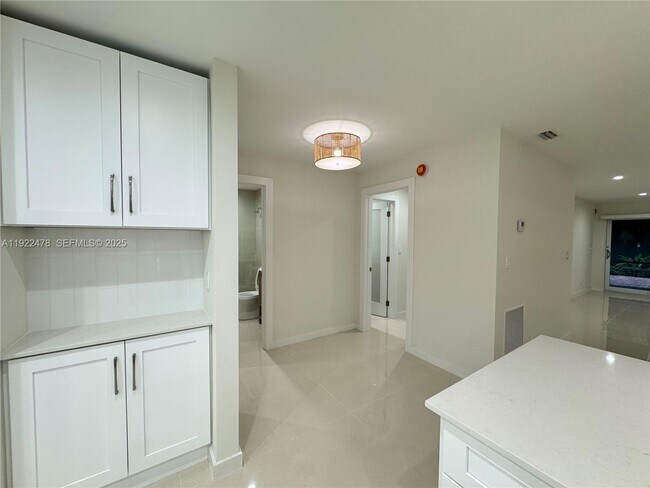 Building Photo - 2230 Spanish Trail