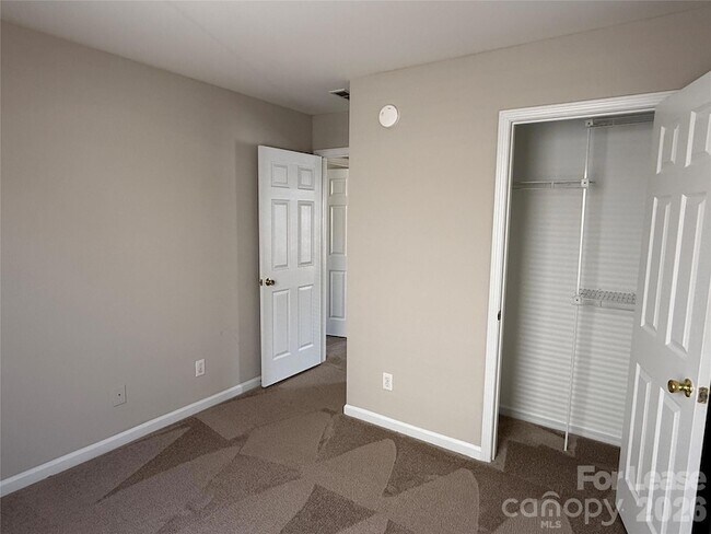 Building Photo - 3319 Mannington Dr