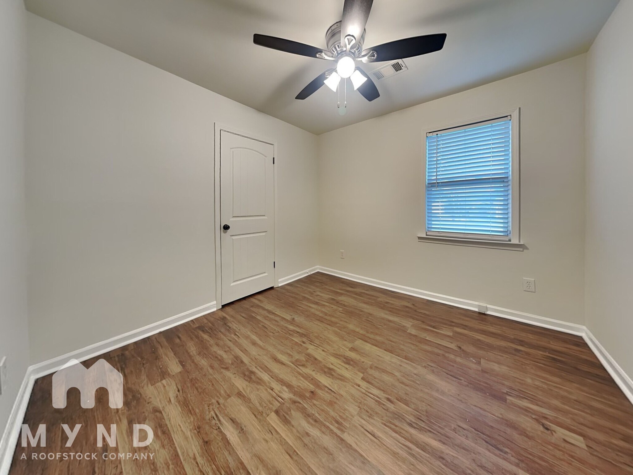 Building Photo - 5581 Aspen Dr