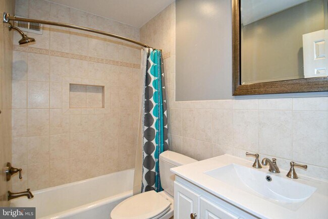 Building Photo - 4100 Dewmar Ct